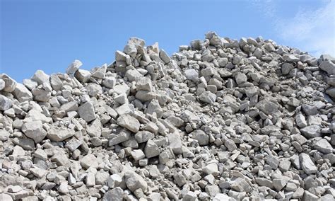 Xenolithic Aggregates: Revolutionizing Concrete Through Recycled Volcanic Rock!